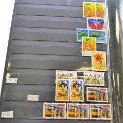 Lot massif de timbres de France oblitérés en 12 albums.