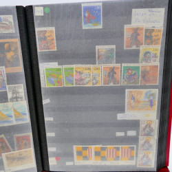 Lot massif de timbres de France oblitérés en 12 albums.