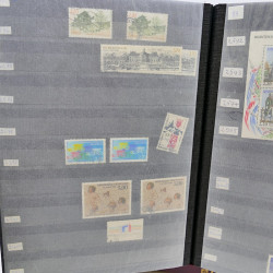 Lot massif de timbres de France oblitérés en 12 albums.