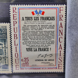Lot massif de timbres de France oblitérés en 12 albums.