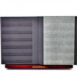 Lot de classeurs et album pour timbres-poste.