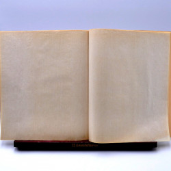 Lot de classeurs et album pour timbres-poste.