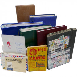 Lot de timbres France et Monde à trier en un boite.