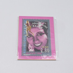 Lot de timbres France et Monde à trier en un boite.