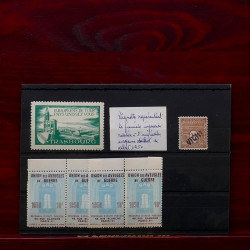 Lot de timbres France et Monde à trier dans une caisse en bois.