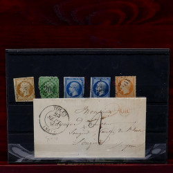 Vrac de timbres France et Monde neufs et oblitérés en un carton.
