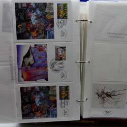 Vrac de timbres France et Monde neufs et oblitérés en un carton.