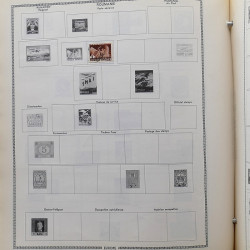 Vrac de timbres France et Monde neufs et oblitérés en un carton.