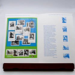 Collection de documents philatéliques Premier Jour France 2001-2002 en un album.