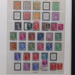 Collection timbres de France 1945-1959 neufs et oblitérés en un album.