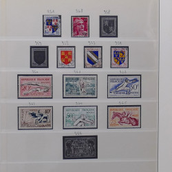 Collection timbres de France 1945-1959 neufs et oblitérés en un album.
