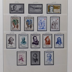 Collection timbres de France 1945-1959 neufs et oblitérés en un album.