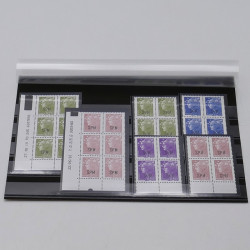 Lot de timbres France et Monde à trier en un carton.