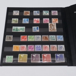 Lot de timbres France et Monde à trier en un carton.