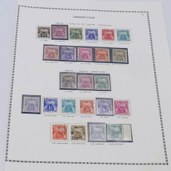 Lot de timbres France et Monde à trier en un carton.