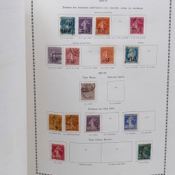 Lot de timbres France et Monde à trier en un carton.