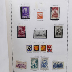 Lot de timbres France et Monde à trier en un carton.