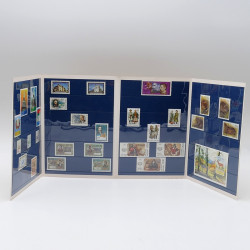 Lot de timbres France et Monde à trier en un carton.