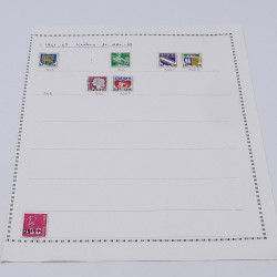 Lot de timbres France et Monde à trier en un carton.
