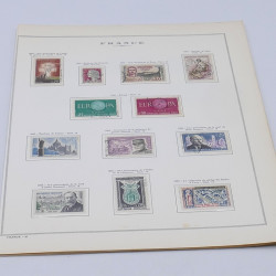 Lot de timbres France et Monde à trier en un carton.