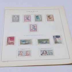 Lot de timbres France et Monde à trier en un carton.