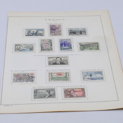 Lot de timbres France et Monde à trier en un carton.