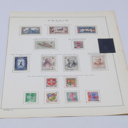 Lot de timbres France et Monde à trier en un carton.