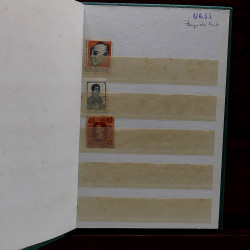 Lot de timbres France et Monde à trier en un carton.