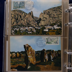 Lot de timbres France et Monde à trier en un carton.