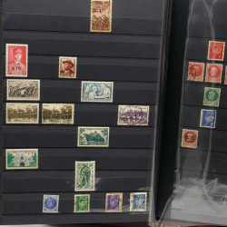 Lot de timbres de France 1860-1989 neufs et oblitérés en 3 albums.