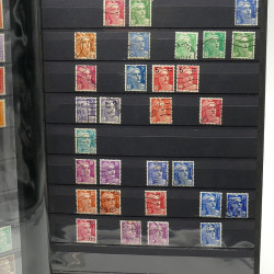 Lot de timbres de France 1860-1989 neufs et oblitérés en 3 albums.
