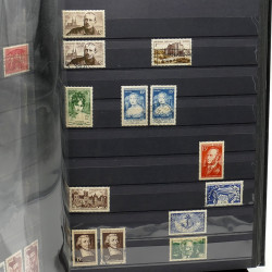 Lot de timbres de France 1860-1989 neufs et oblitérés en 3 albums.