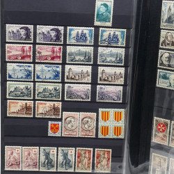 Lot de timbres de France 1860-1989 neufs et oblitérés en 3 albums.