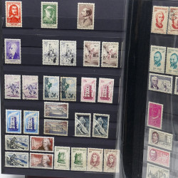 Lot de timbres de France 1860-1989 neufs et oblitérés en 3 albums.