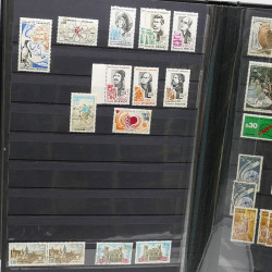 Lot de timbres de France 1860-1989 neufs et oblitérés en 3 albums.