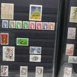 Lot de timbres de France 1860-1989 neufs et oblitérés en 3 albums.