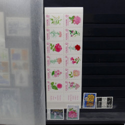 Lot de timbres de Monaco 1971-2004 neufs en 2 albums.