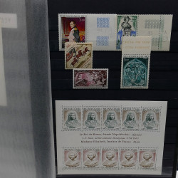 Lot de timbres de Monaco 1971-2004 neufs en 2 albums.