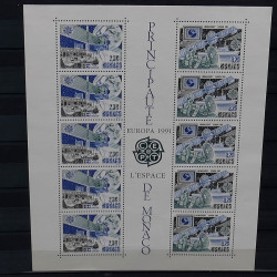 Lot de timbres de Monaco 1971-2004 neufs en 2 albums.