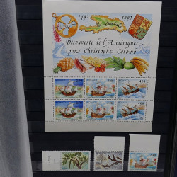 Lot de timbres de Monaco 1971-2004 neufs en 2 albums.