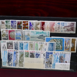 Lot de timbres de Monaco 1971-2004 neufs en 2 albums.