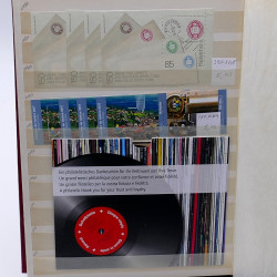 Fin de stock de blocs et feuillets de timbres de Suisse en un album.
