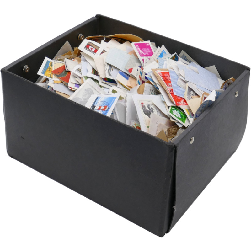 Timbres tous pays mission spéciale couvent dans une boite.