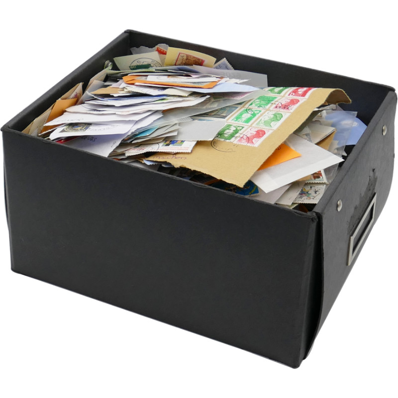 Timbres tous pays mission spéciale couvent dans une boite.