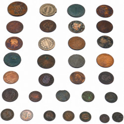 Lot de 32 monnaies du monde anciennes avant 1900.