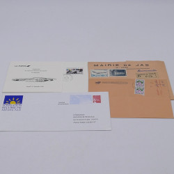 Lot de timbres France et Monde à trier en un carton.