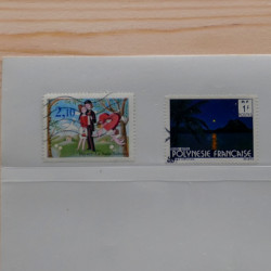 Lot de timbres France et Monde à trier en un carton.