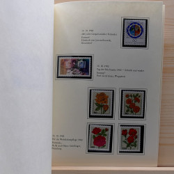 Lot de timbres France et Monde à trier en un carton.