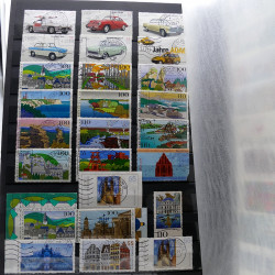 Lot de timbres France et Monde à trier en un carton.