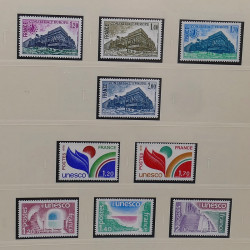Collection timbres de service de France neufs** 1958-2024 en un album.